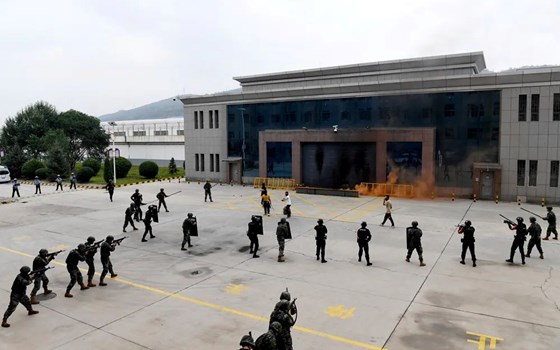 武警青海总队与青海省监狱管理局开展联合应急处置演练观摩活动